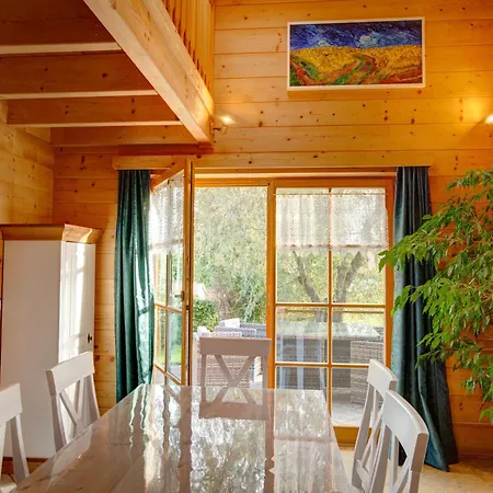 Haus-relax - No Business B00king - No Fitters *