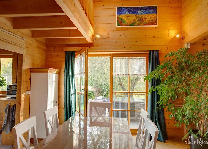 Haus-relax - No Business B00king - No Fitters *